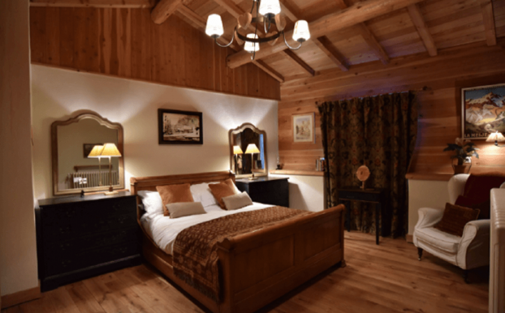 Chalet Nine, Serre Chevalier, Double Bedroom 4